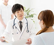 病院で診察